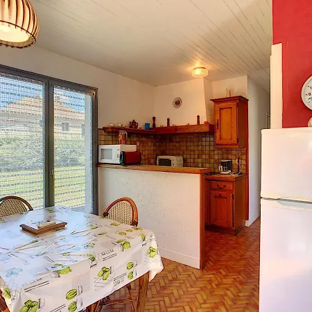 Maison De Plain-pied Avec Jardin, A 200m De La Et 400m Des Commerces - Fr-1-361-58 Casa vacanze *