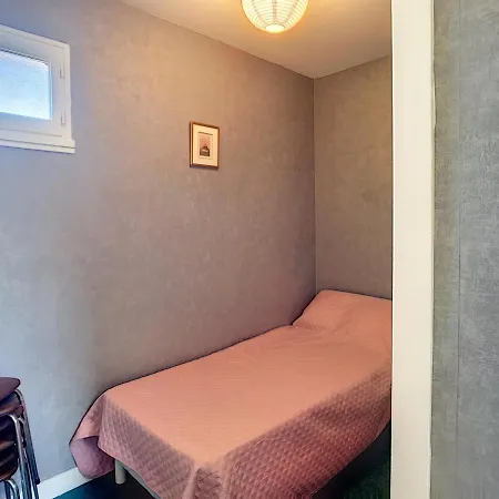 Maison De Plain-pied Avec Jardin, A 200m De La Et 400m Des Commerces - Fr-1-361-58 * Jullouville-les-Pins