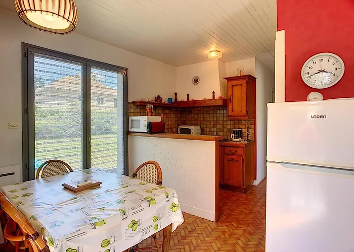 Maison De Plain-pied Avec Jardin, A 200m De La Et 400m Des Commerces - Fr-1-361-58 Casa vacanze *