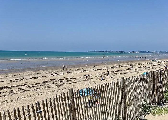 Maison De Plain-pied Avec Jardin, A 200m De La Et 400m Des Commerces - Fr-1-361-58 Jullouville-les-Pins